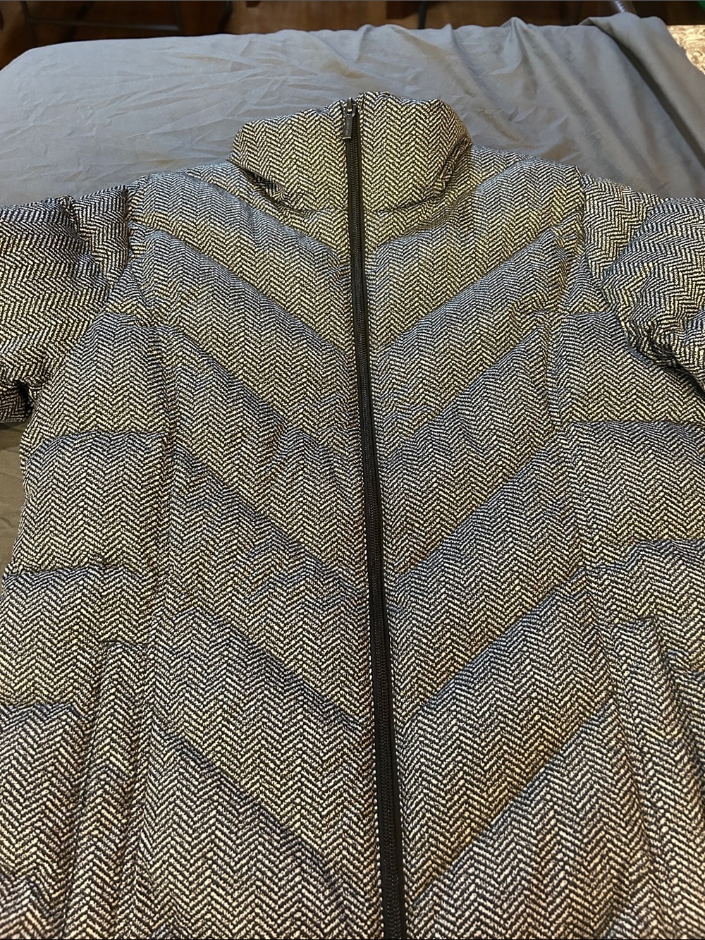 Size small Lands' End Women's Black & White Herringbone Puffer Jacket
